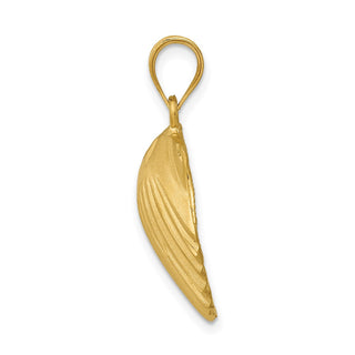 14k Yellow Gold Seashell Pendant C129