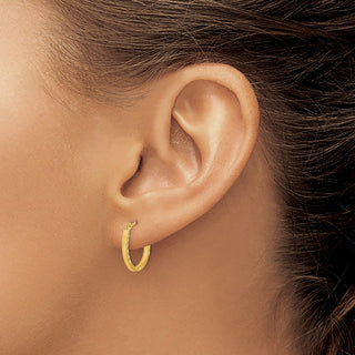 14k Yellow Gold 15.15mm Satin and Polished Diamond-cut Design Hoop Earrings